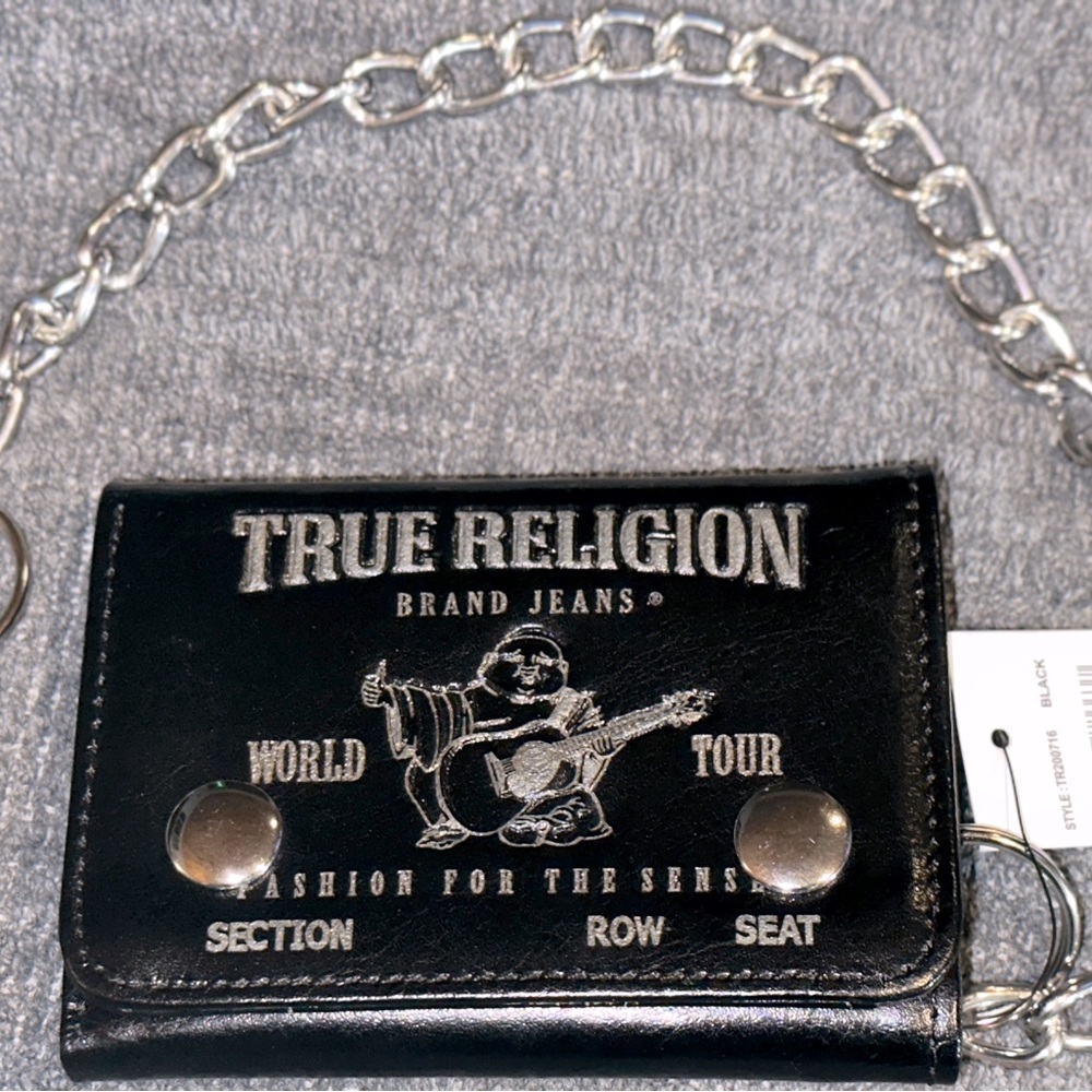 NWT True Religion Wallet with chain Black Leather, silver chain